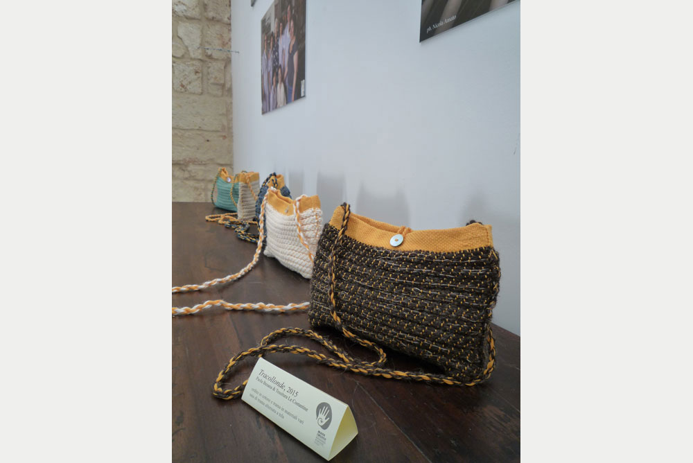 Tracollonde in different materials and colours on the same yellow cotton warp